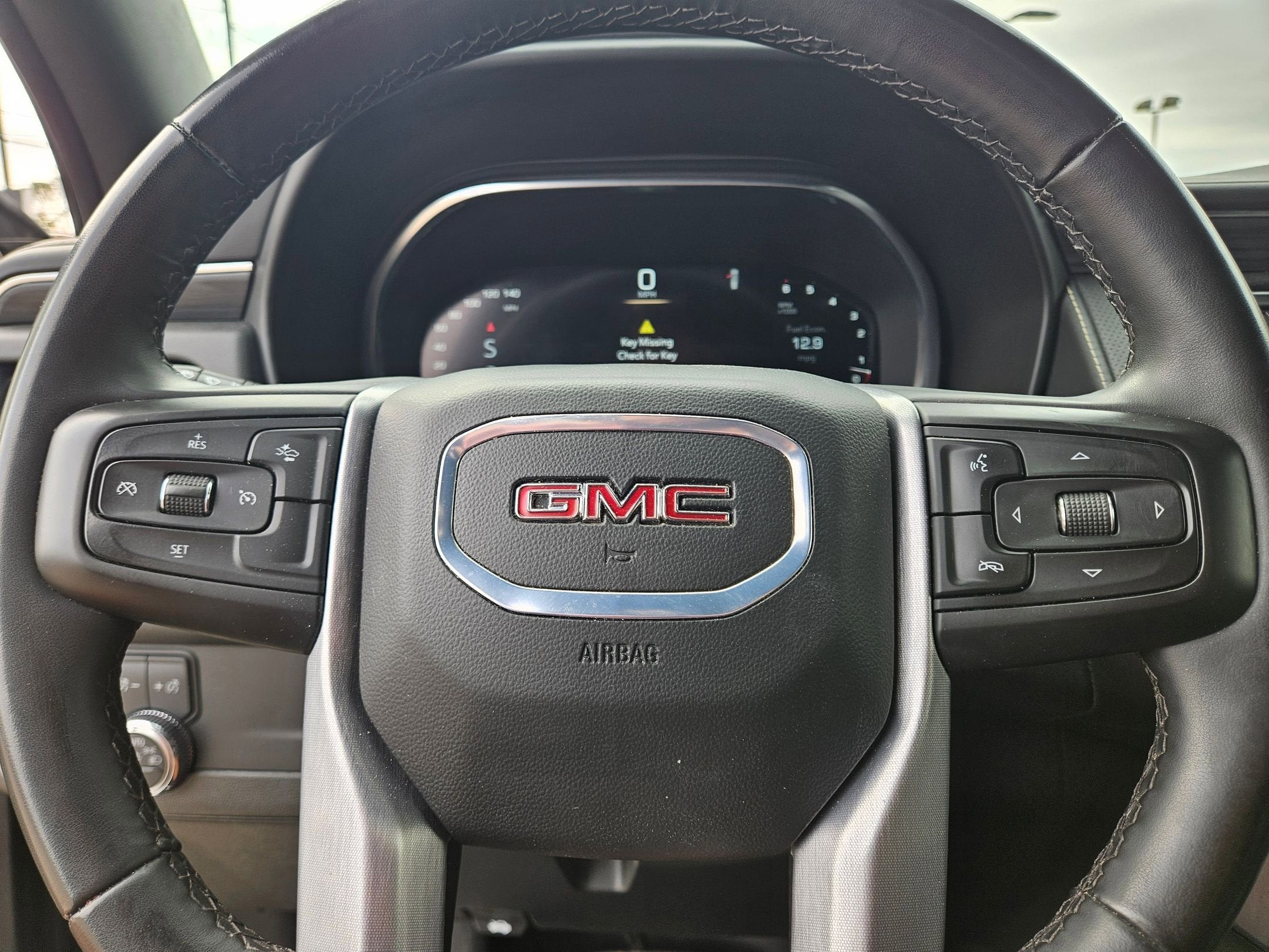 2024 GMC Yukon SLT
