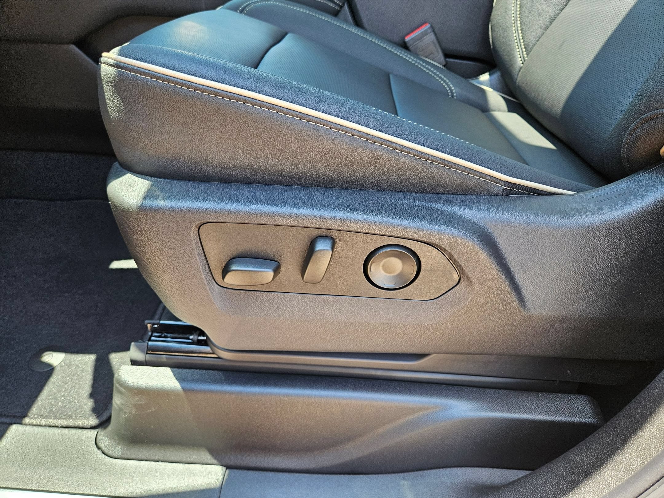 2026 GMC Yukon Elevation - Photo 23