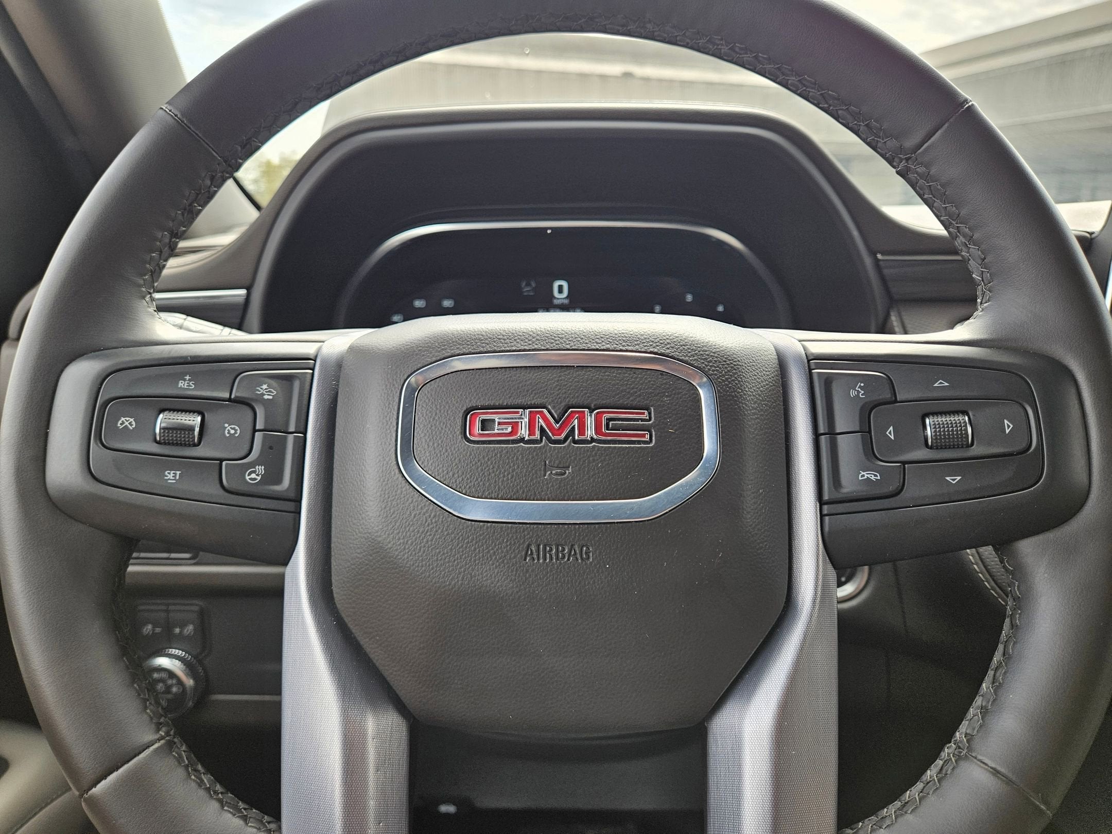 2024 GMC Yukon SLT