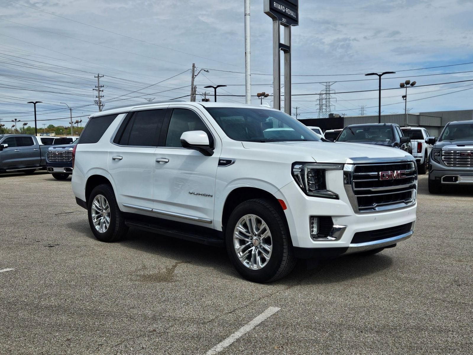 2024 GMC Yukon SLT