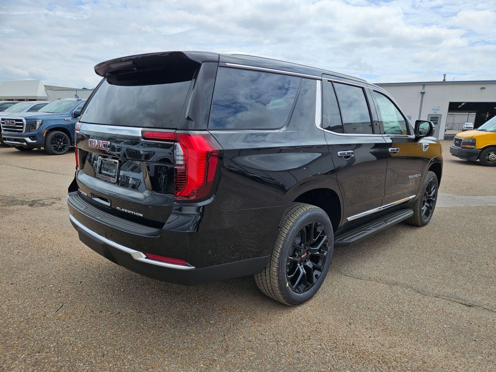 2026 GMC Yukon Elevation