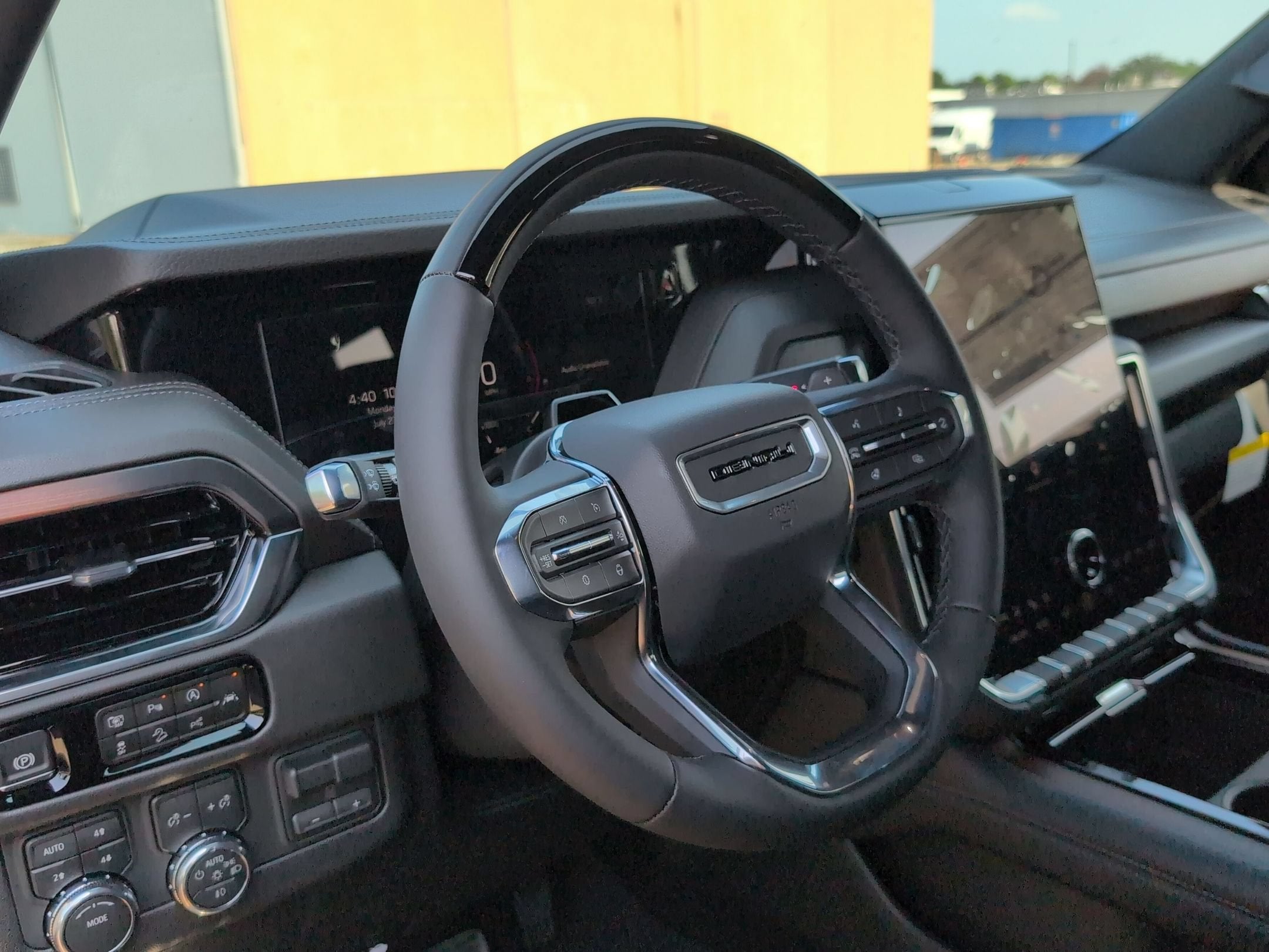 2026 GMC Yukon Denali - Photo 11