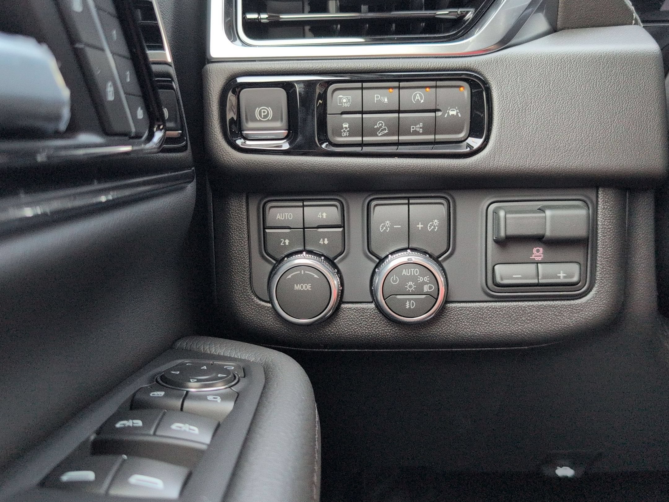 2026 GMC Yukon Denali - Photo 16