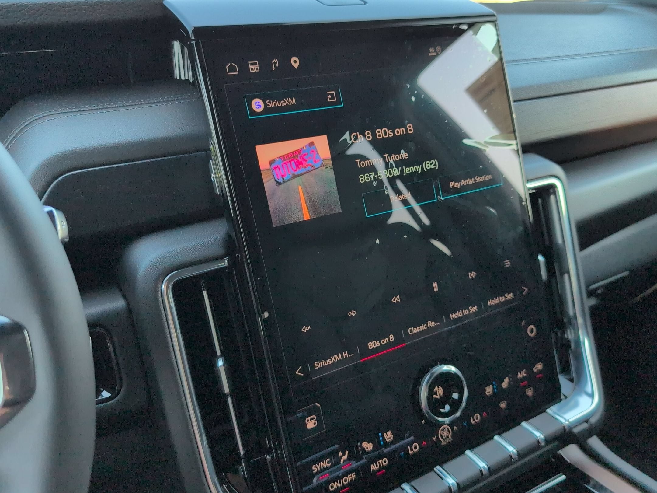 2026 GMC Yukon Denali - Photo 20