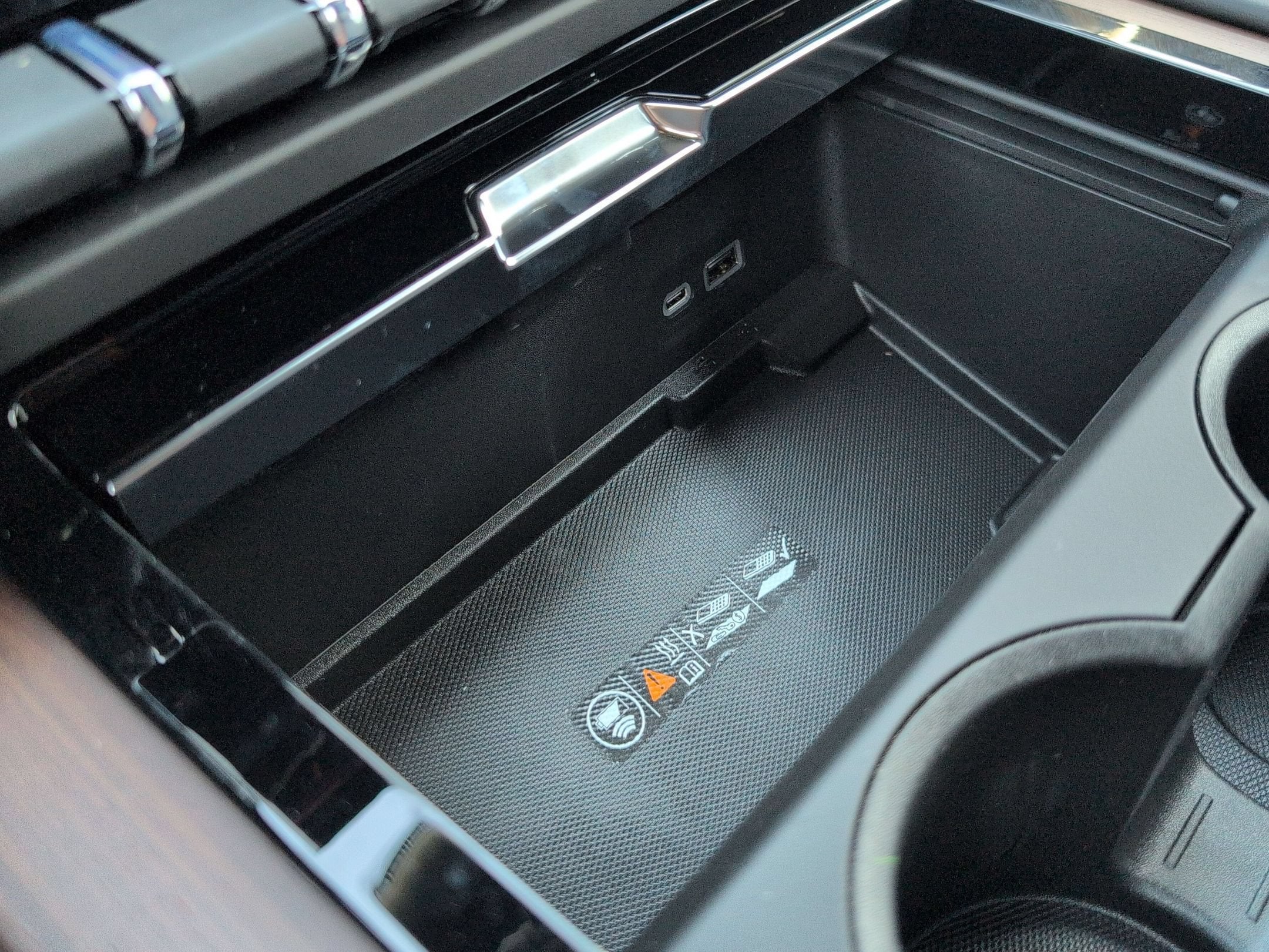2026 GMC Yukon Denali - Photo 21