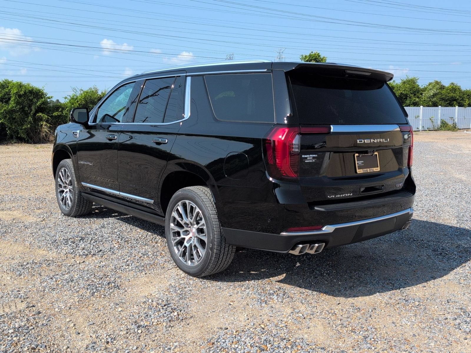 2026 GMC Yukon Denali - Photo 3