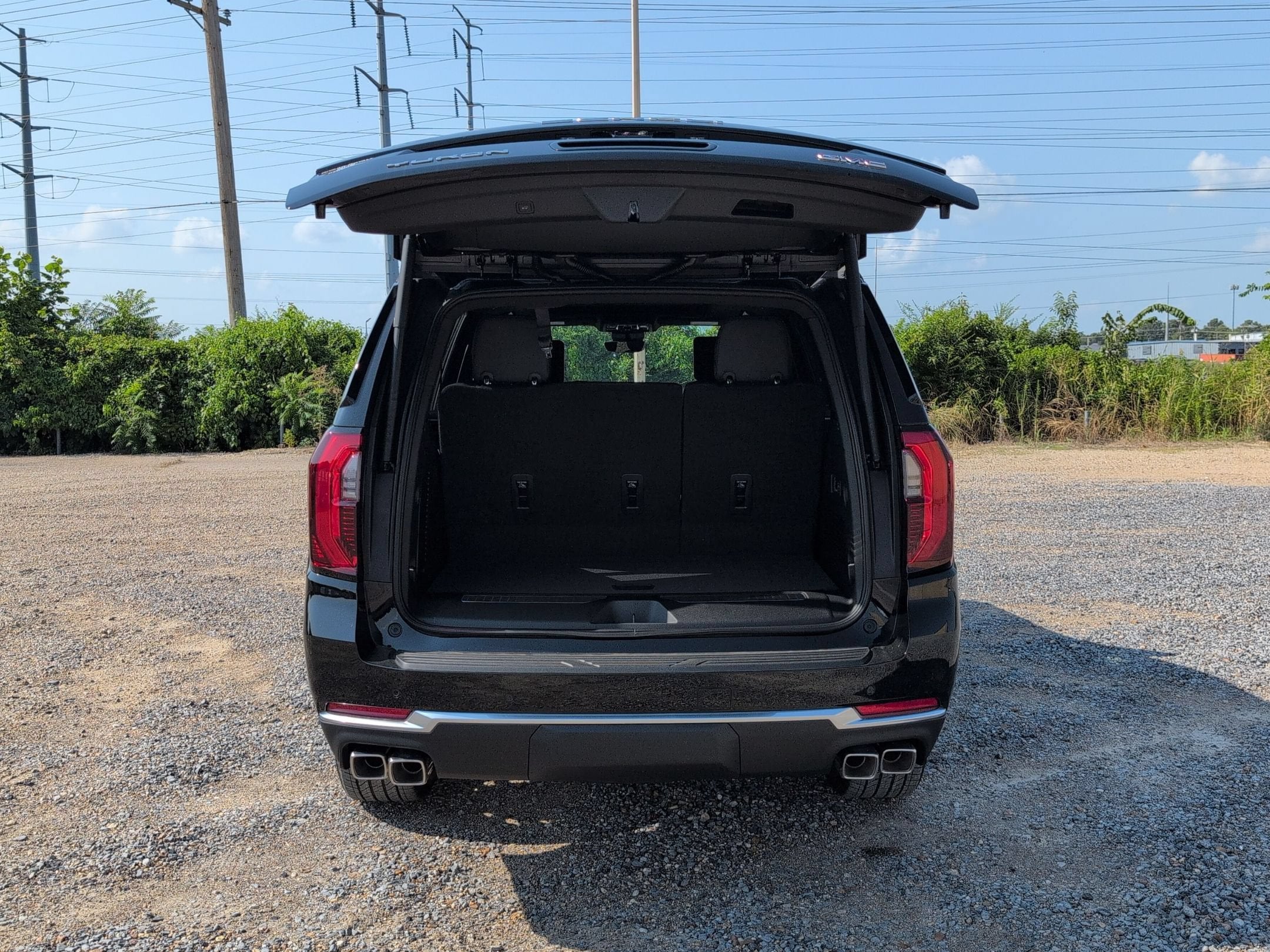 2026 GMC Yukon Denali - Photo 4