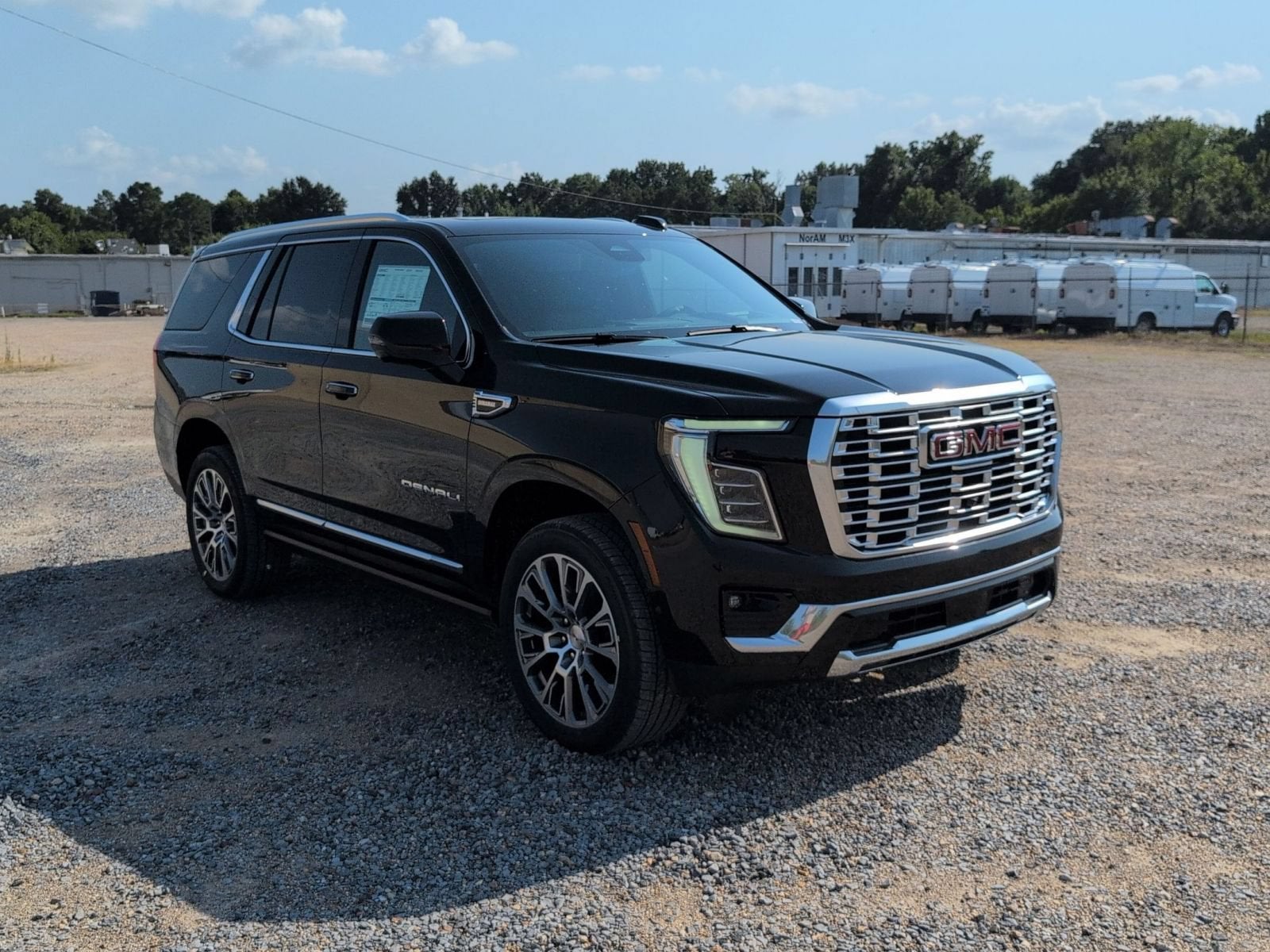 2026 GMC Yukon Denali - Photo 8