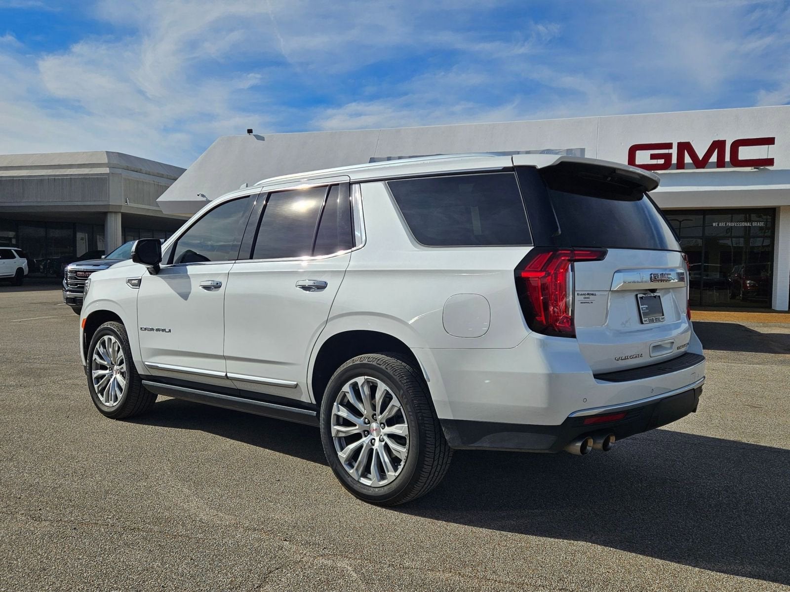 2023 GMC Yukon Denali