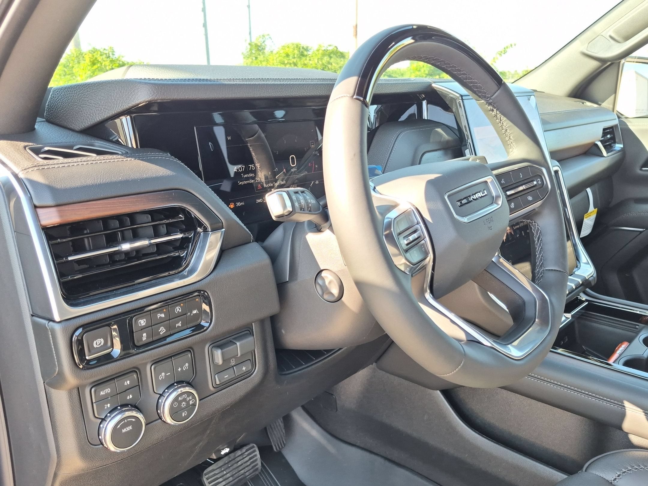 2027 GMC Yukon Denali - Photo 11
