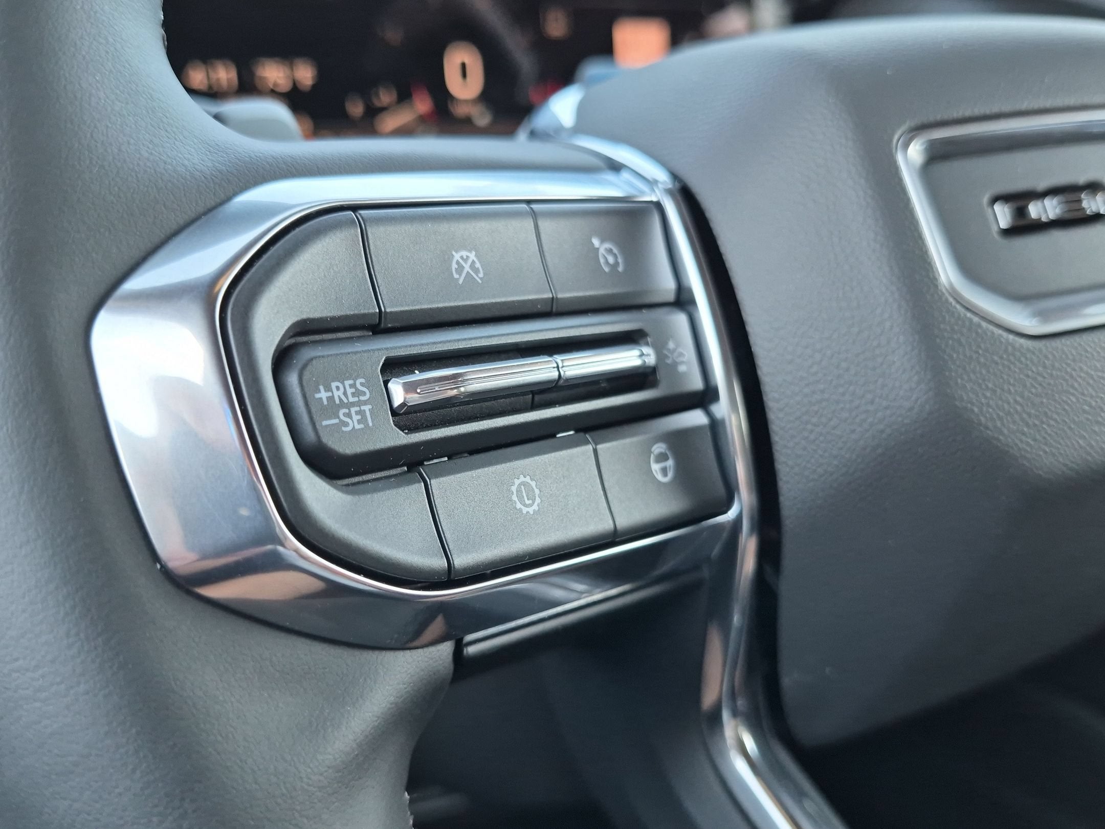 2027 GMC Yukon Denali - Photo 13