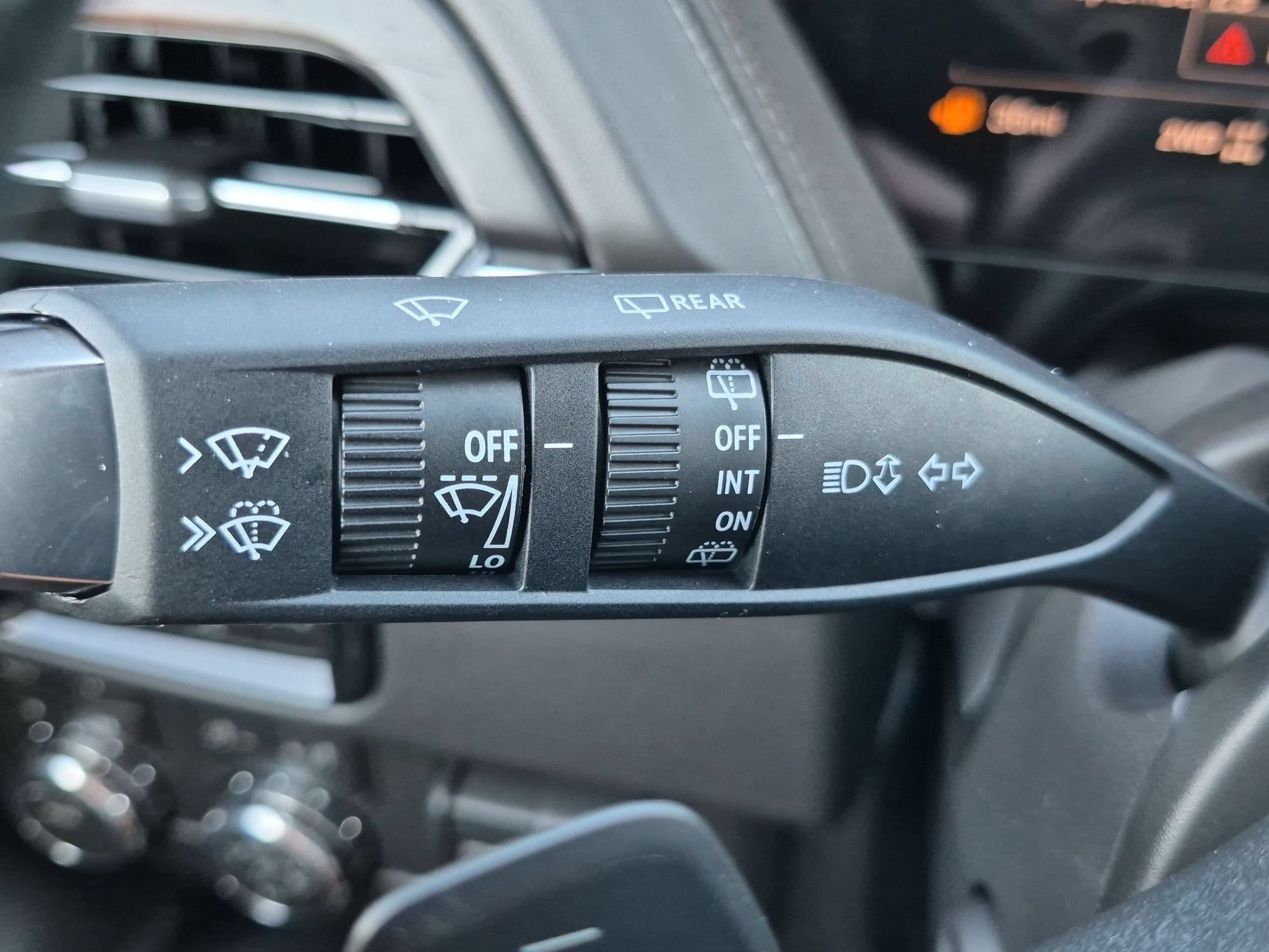 2027 GMC Yukon Denali - Photo 15