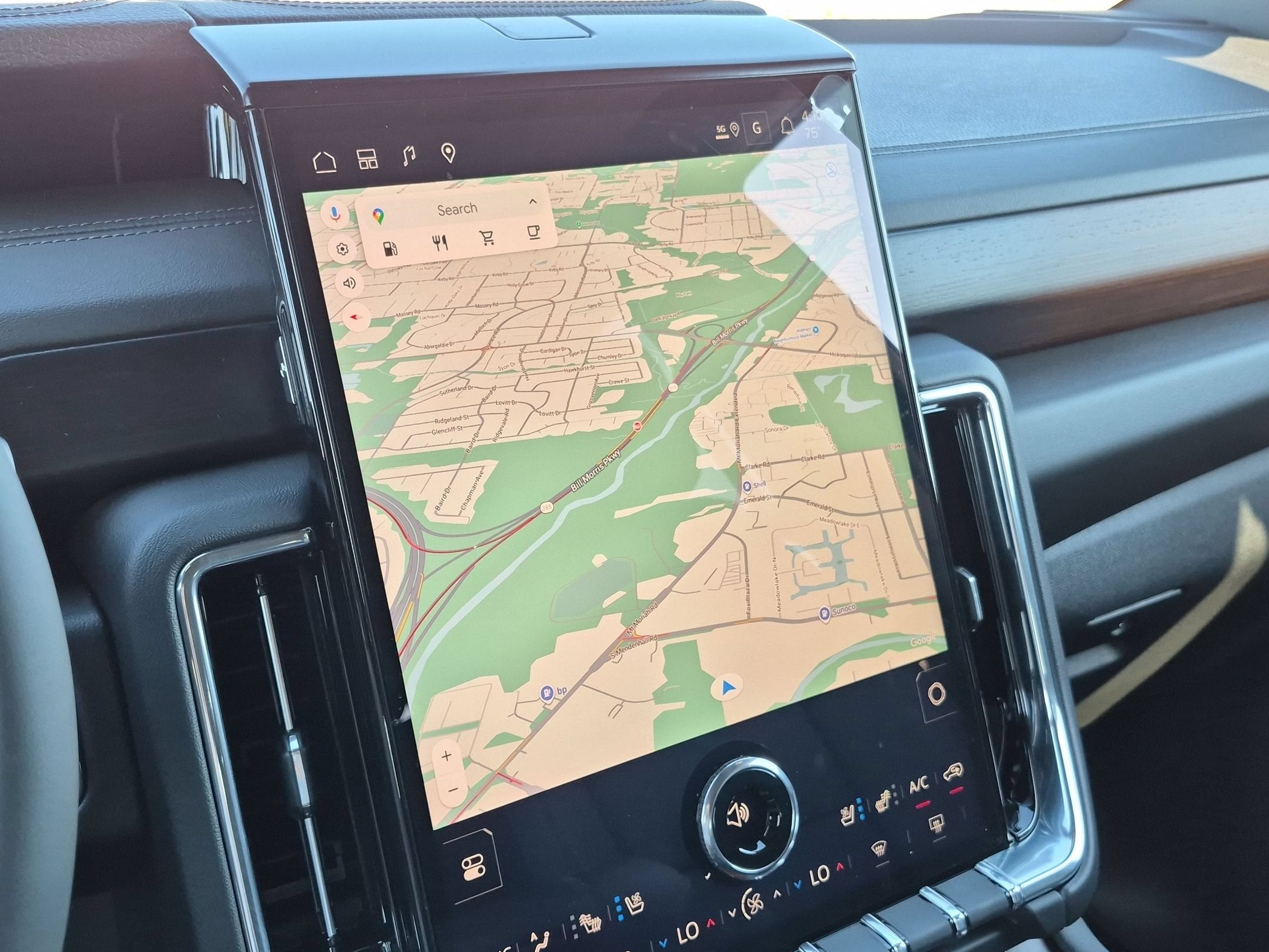 2027 GMC Yukon Denali - Photo 18