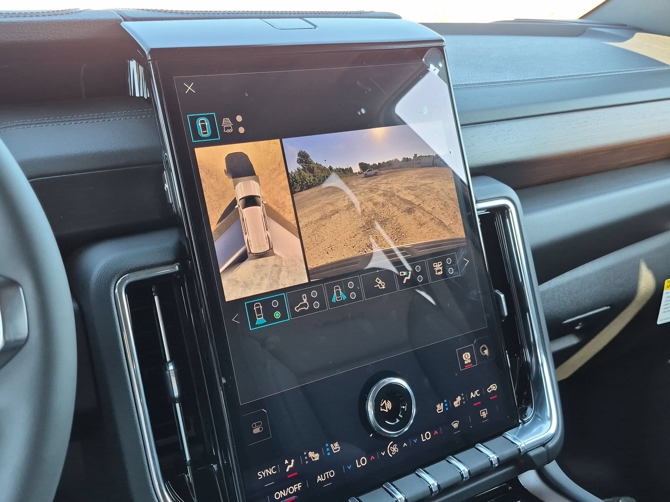 2027 GMC Yukon Denali - Photo 19