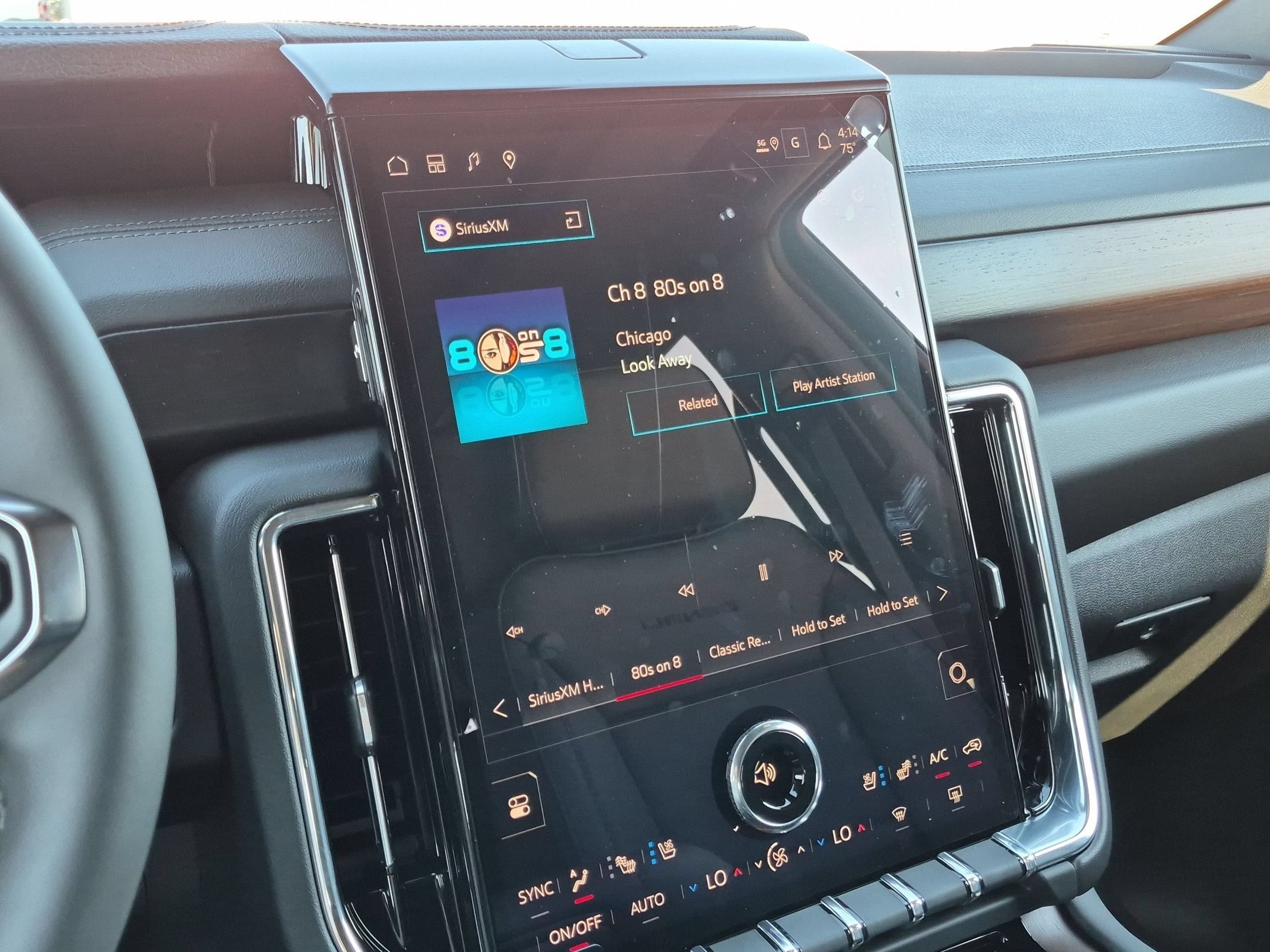 2027 GMC Yukon Denali - Photo 20