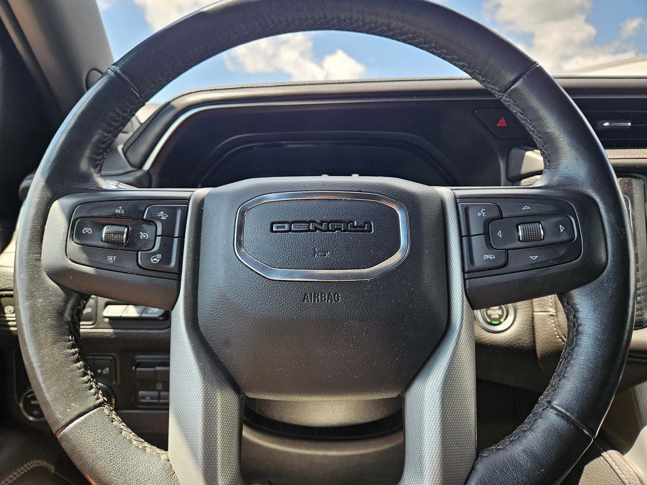 2022 GMC Yukon Denali