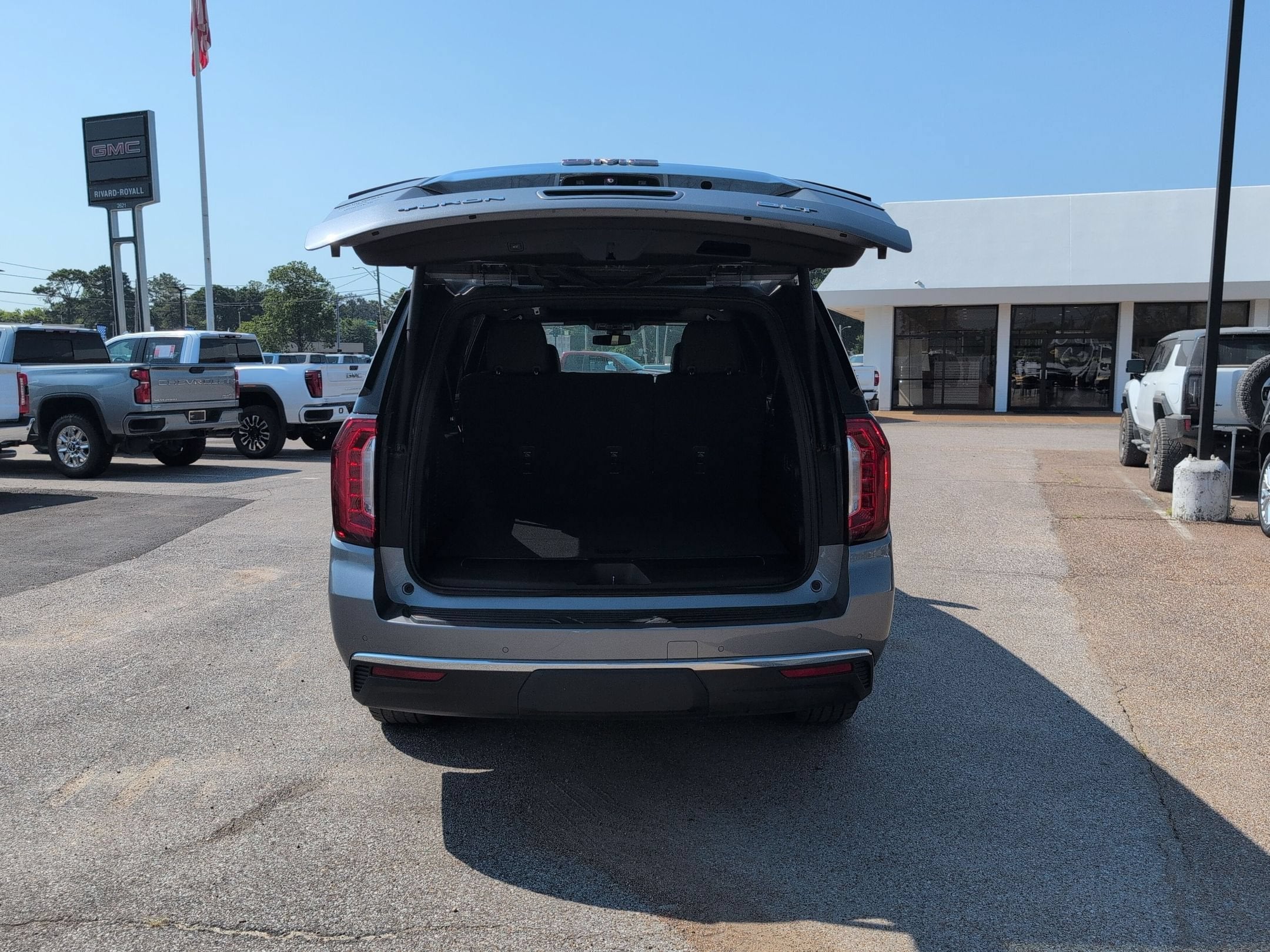 2022 GMC Yukon XL SLT