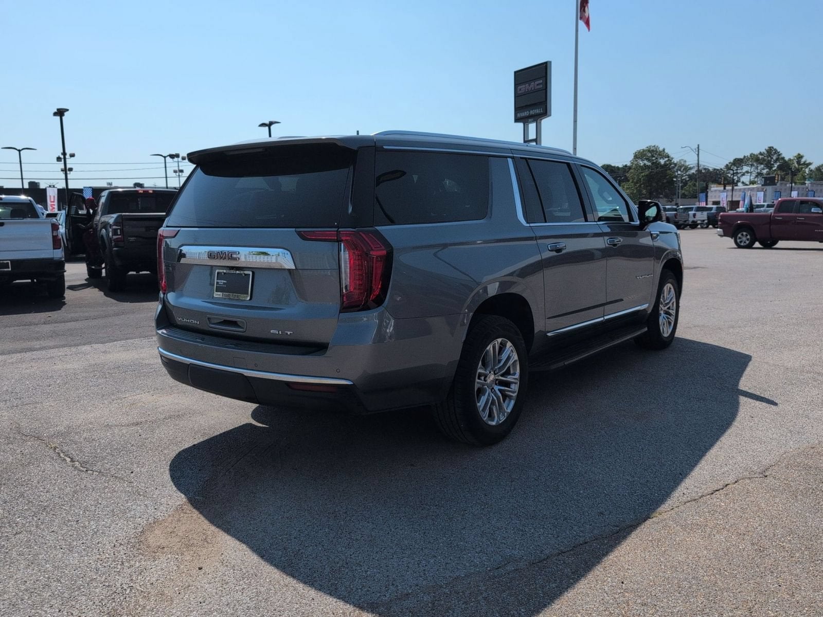 2022 GMC Yukon XL SLT