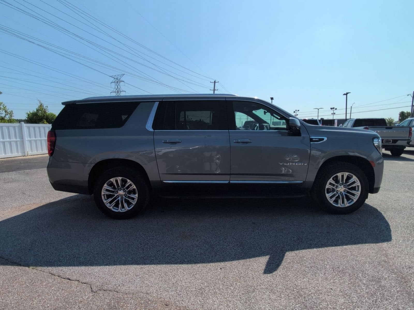 2022 GMC Yukon XL SLT