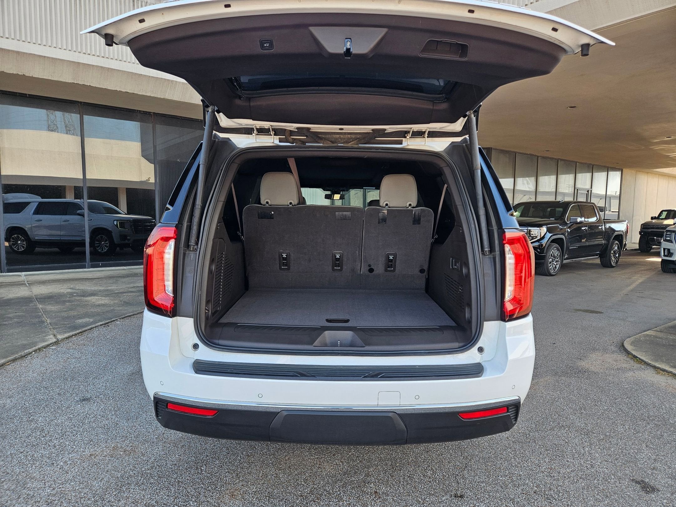 2022 GMC Yukon XL SLT