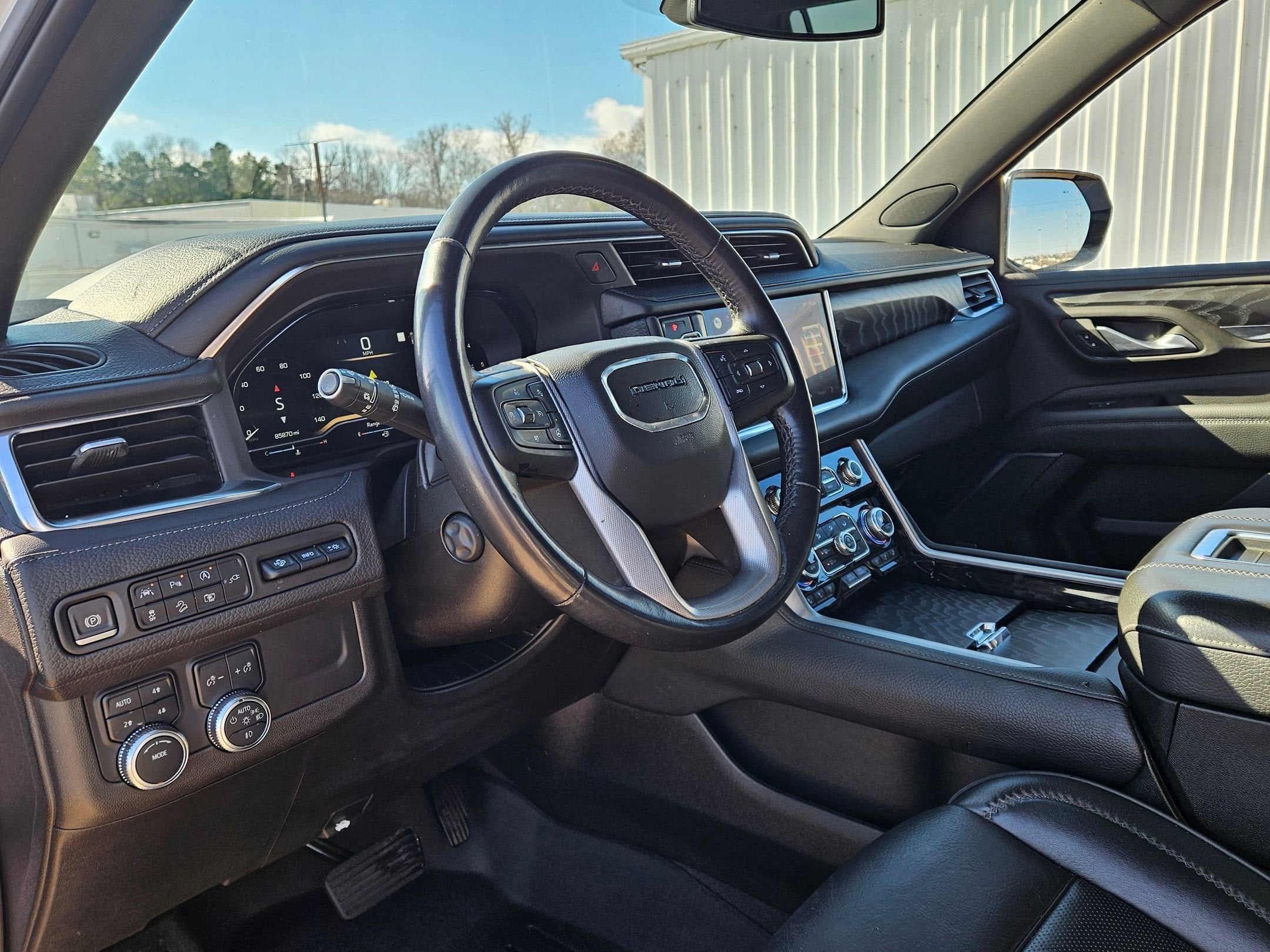 2022 GMC Yukon XL Denali