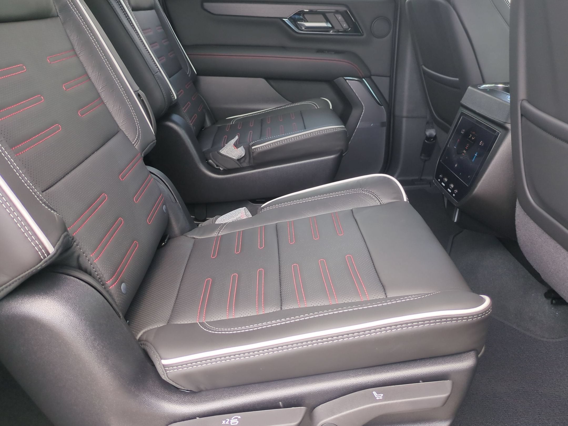 2026 GMC Yukon XL AT4 Ultimate - Photo 26