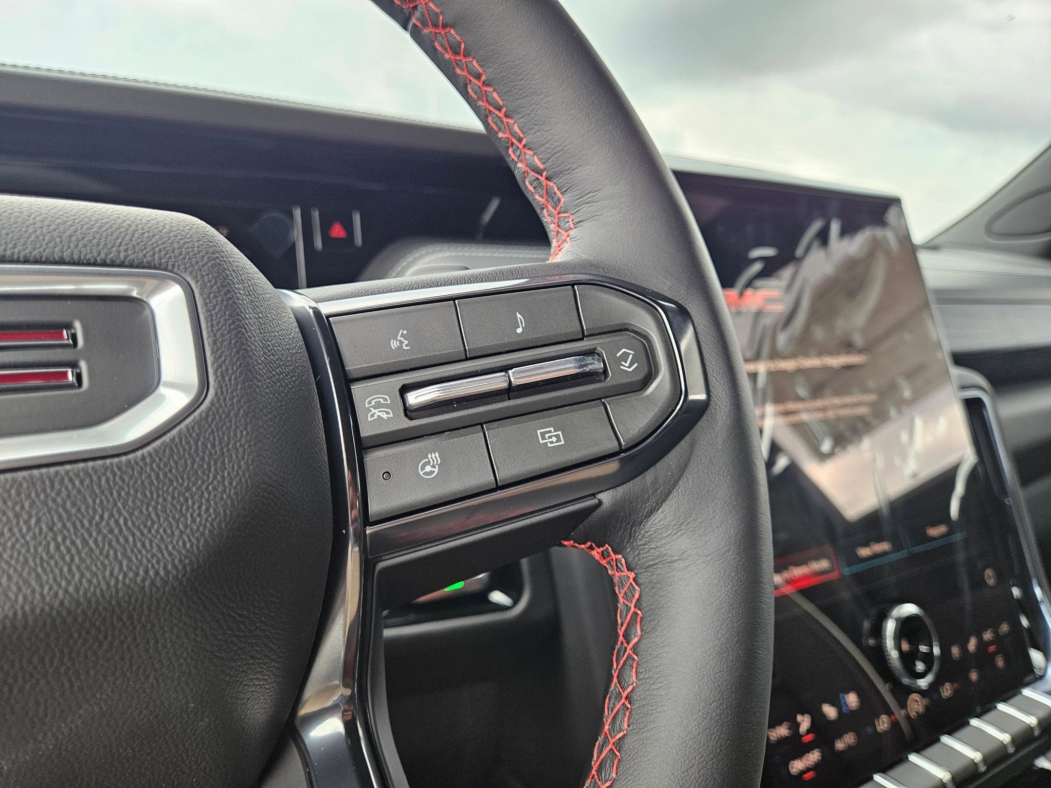 2026 GMC Yukon XL AT4 Ultimate - Photo 13
