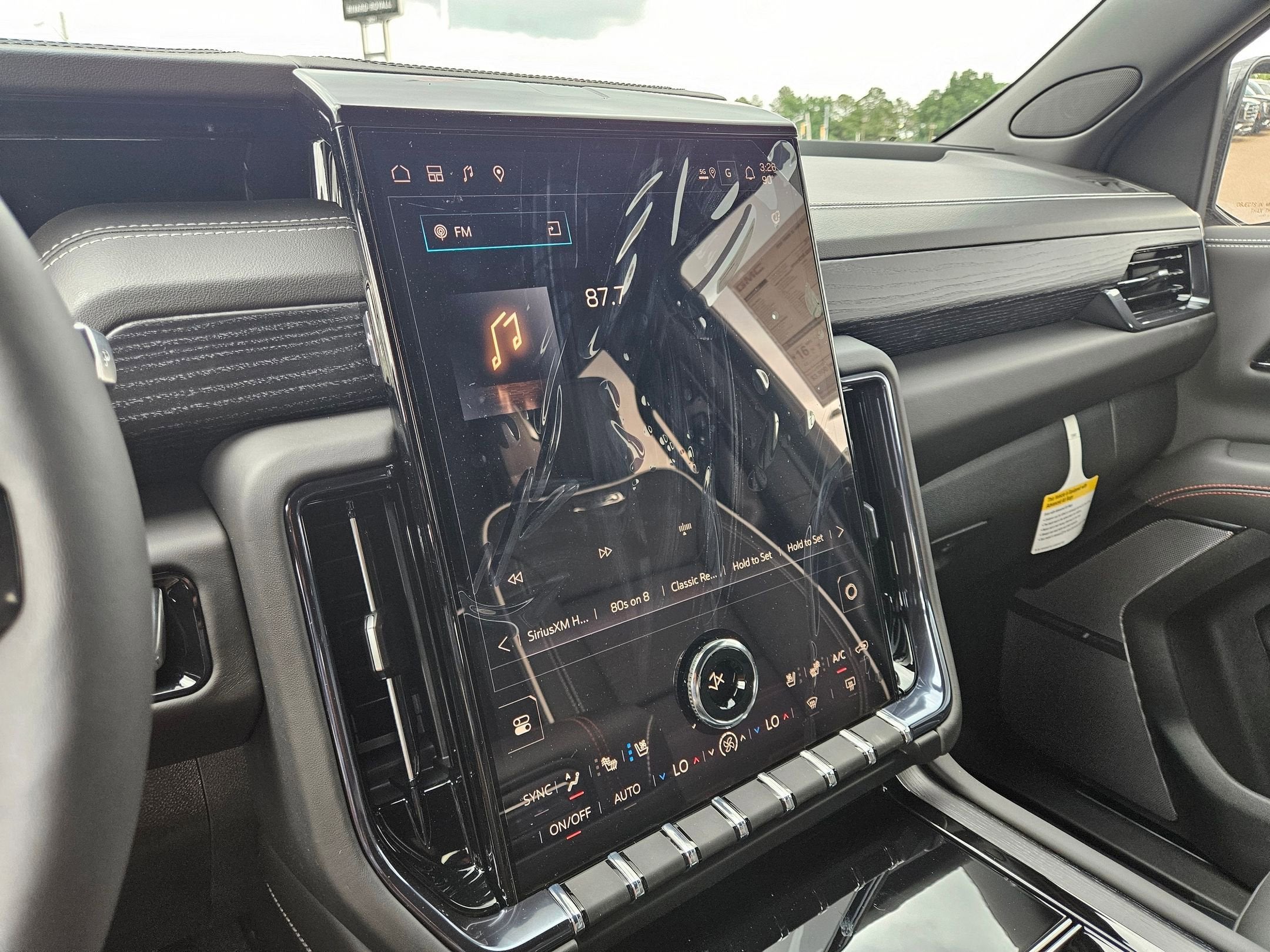 2026 GMC Yukon XL AT4 Ultimate - Photo 18