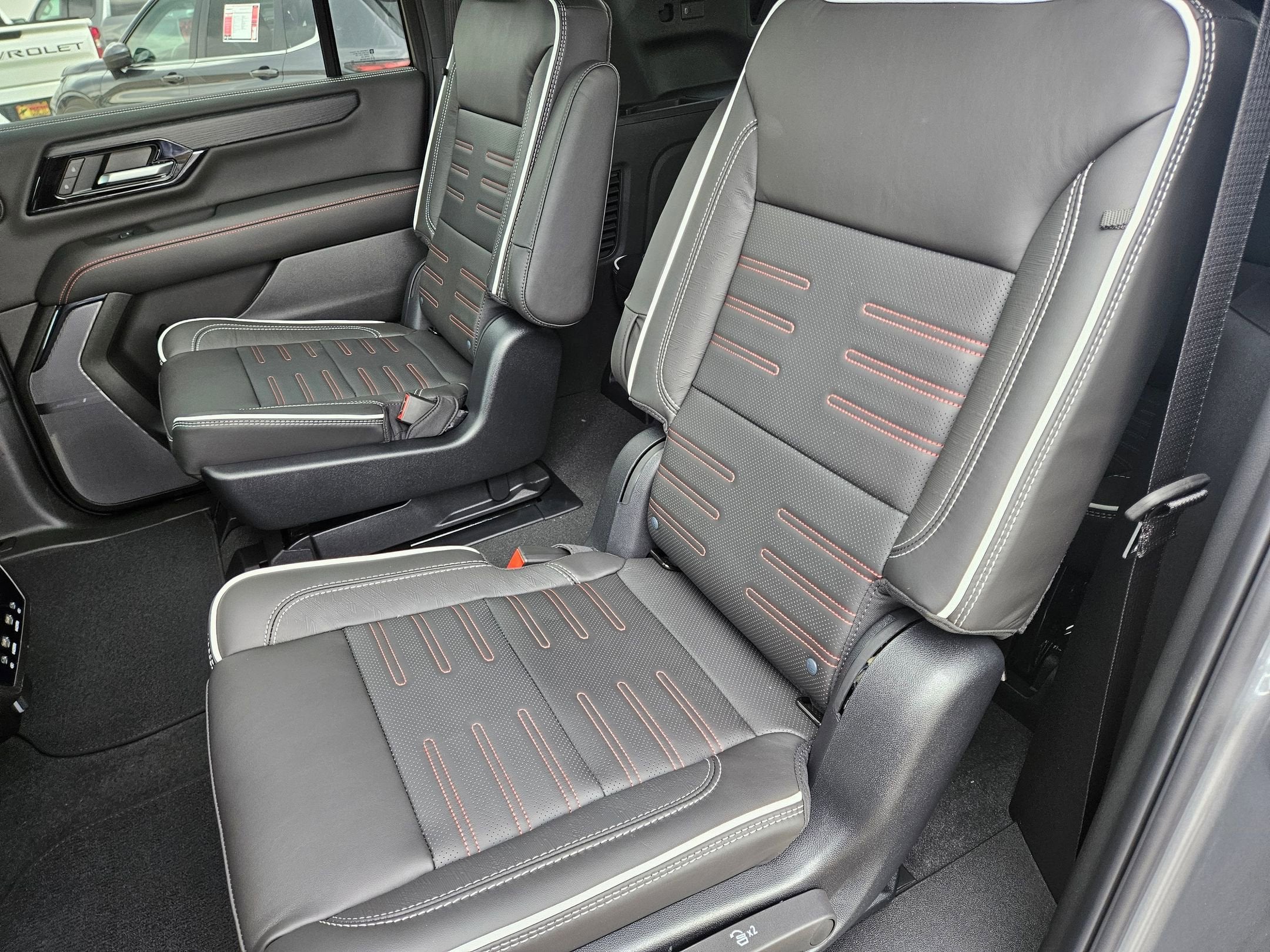 2026 GMC Yukon XL AT4 Ultimate - Photo 28