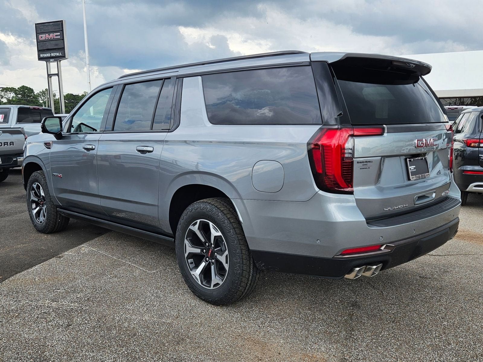 2026 GMC Yukon XL AT4 Ultimate - Photo 3