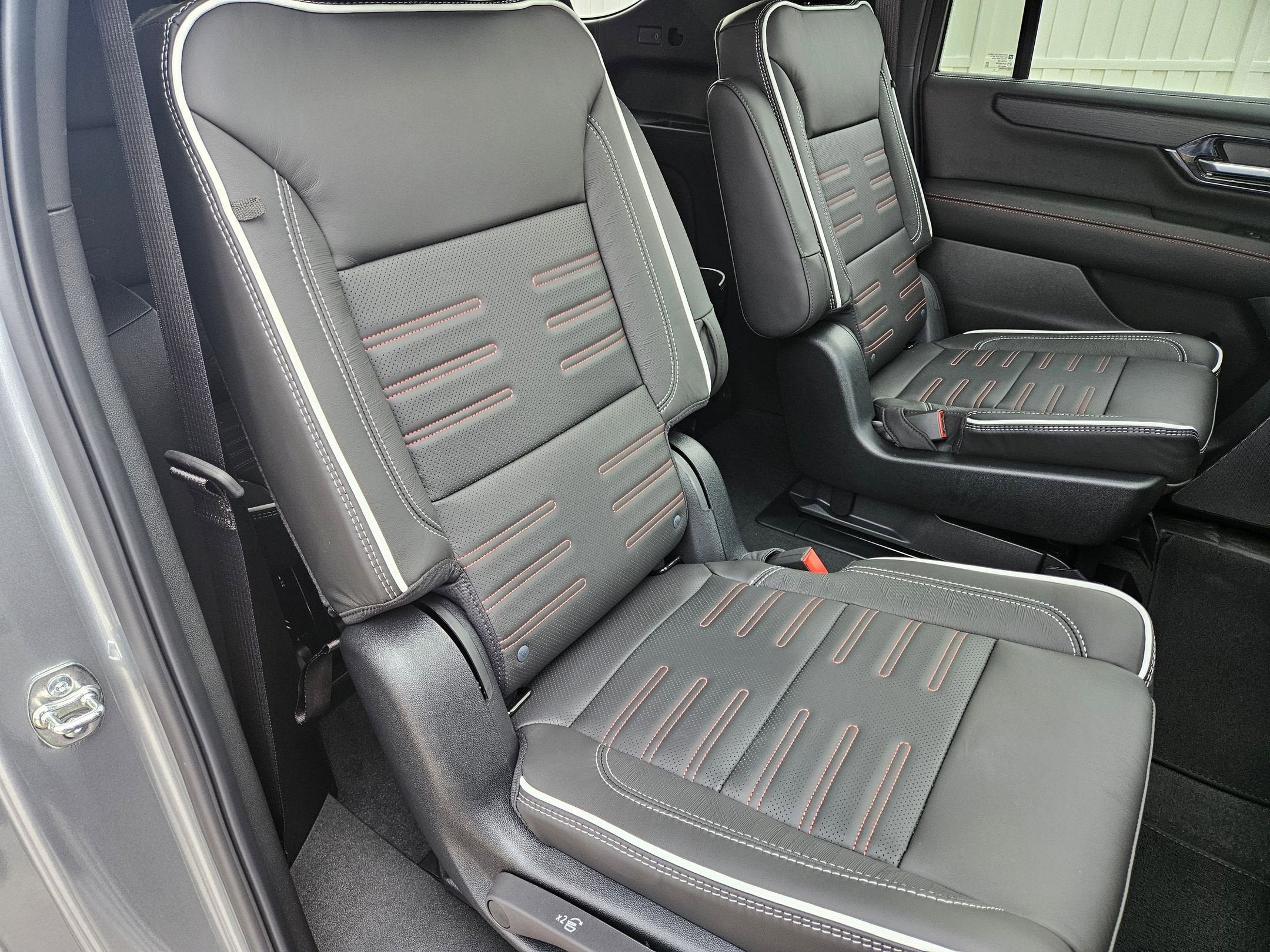 2026 GMC Yukon XL AT4 Ultimate - Photo 30