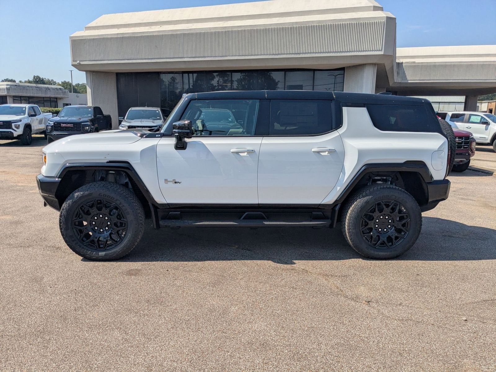 2026 GMC HUMMER EV SUV 2X