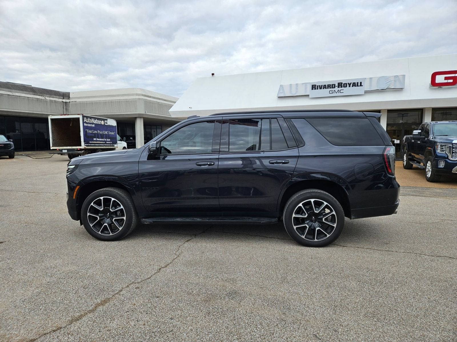 2025 Chevrolet Tahoe RST