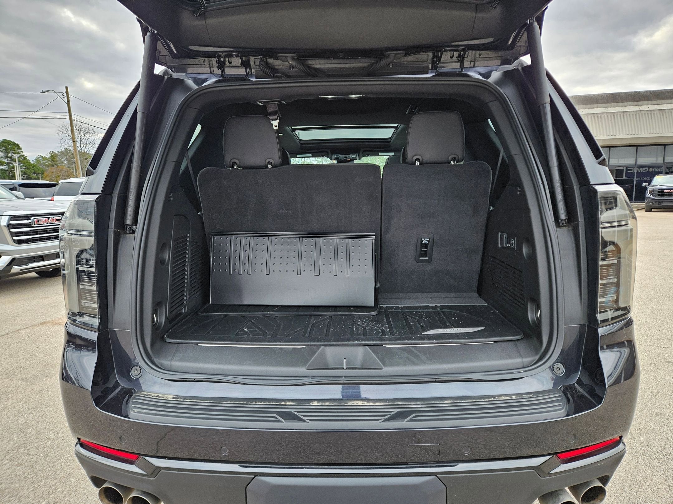 2025 Chevrolet Tahoe RST