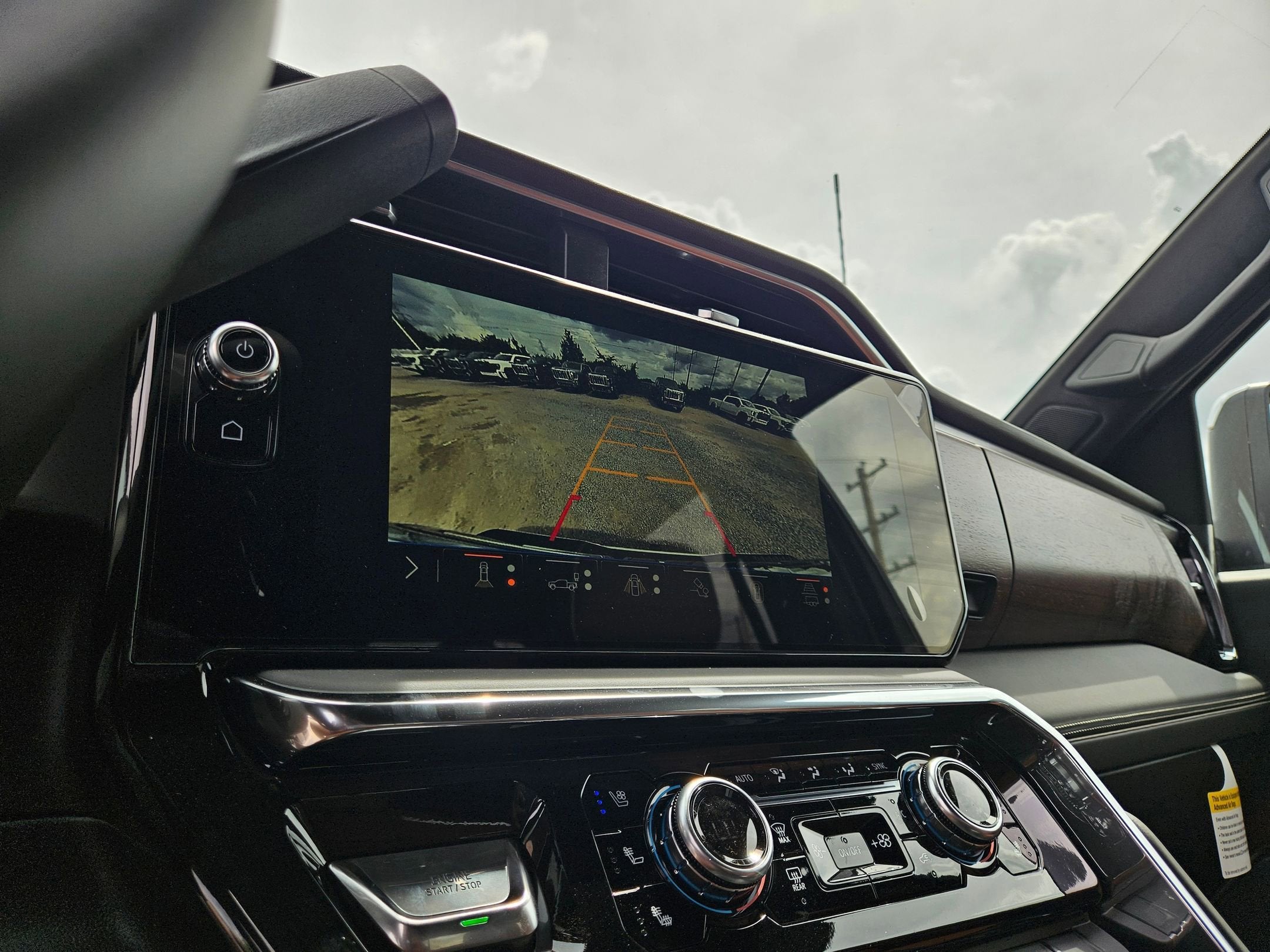 2026 GMC Sierra 2500HD Denali Ultimate - Photo 17