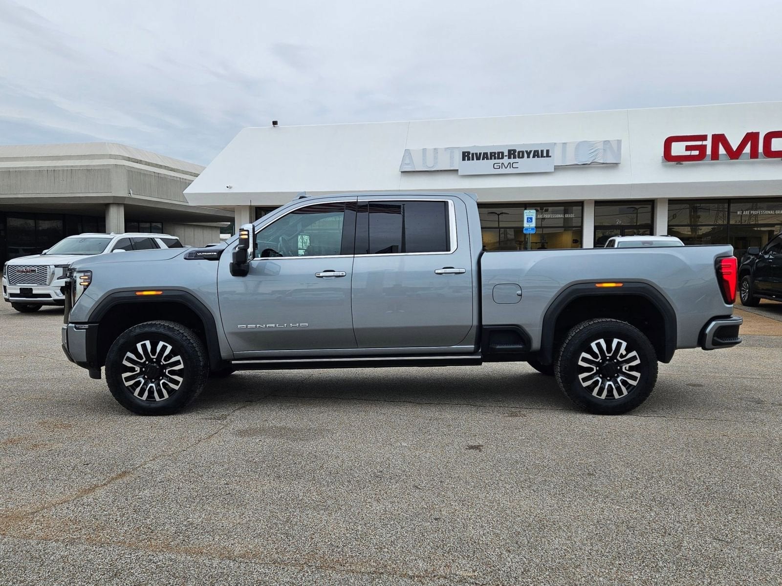 2025 GMC Sierra 2500 HD Denali Ultimate