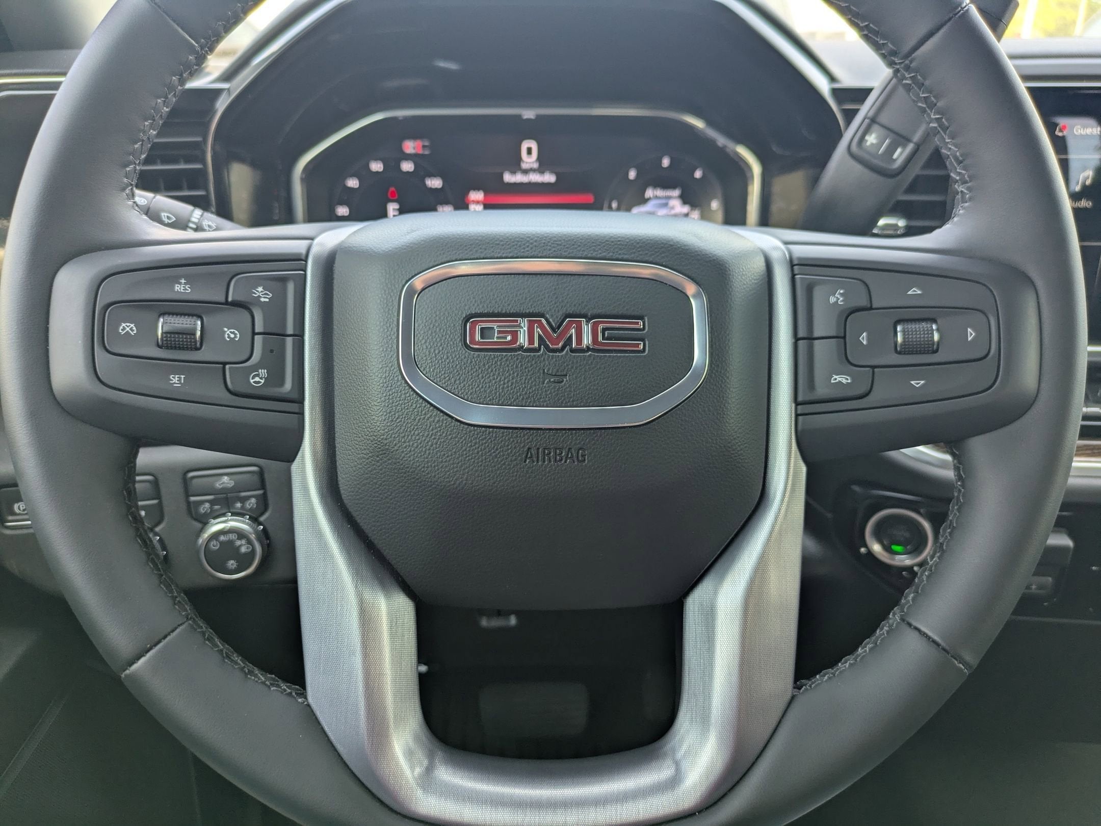 2024 GMC Sierra 1500 SLE