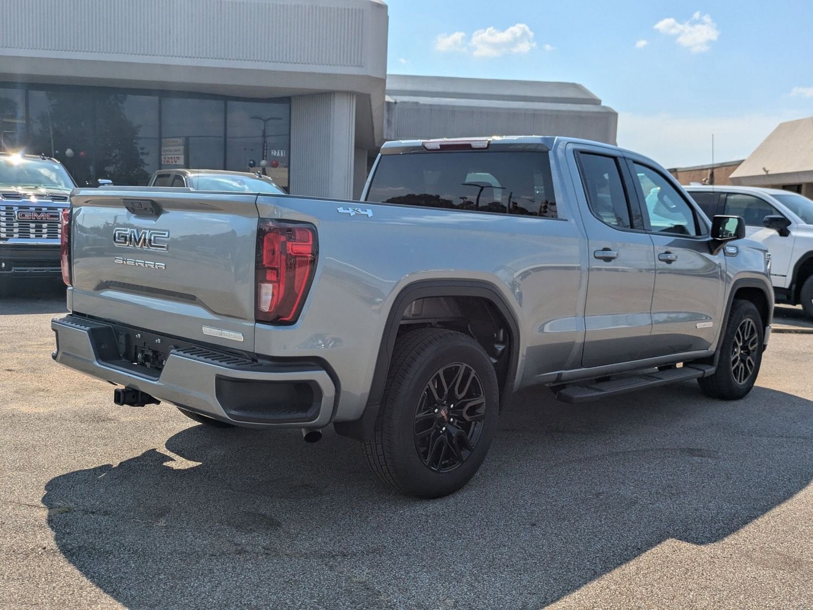 2025 GMC Sierra 1500 Elevation