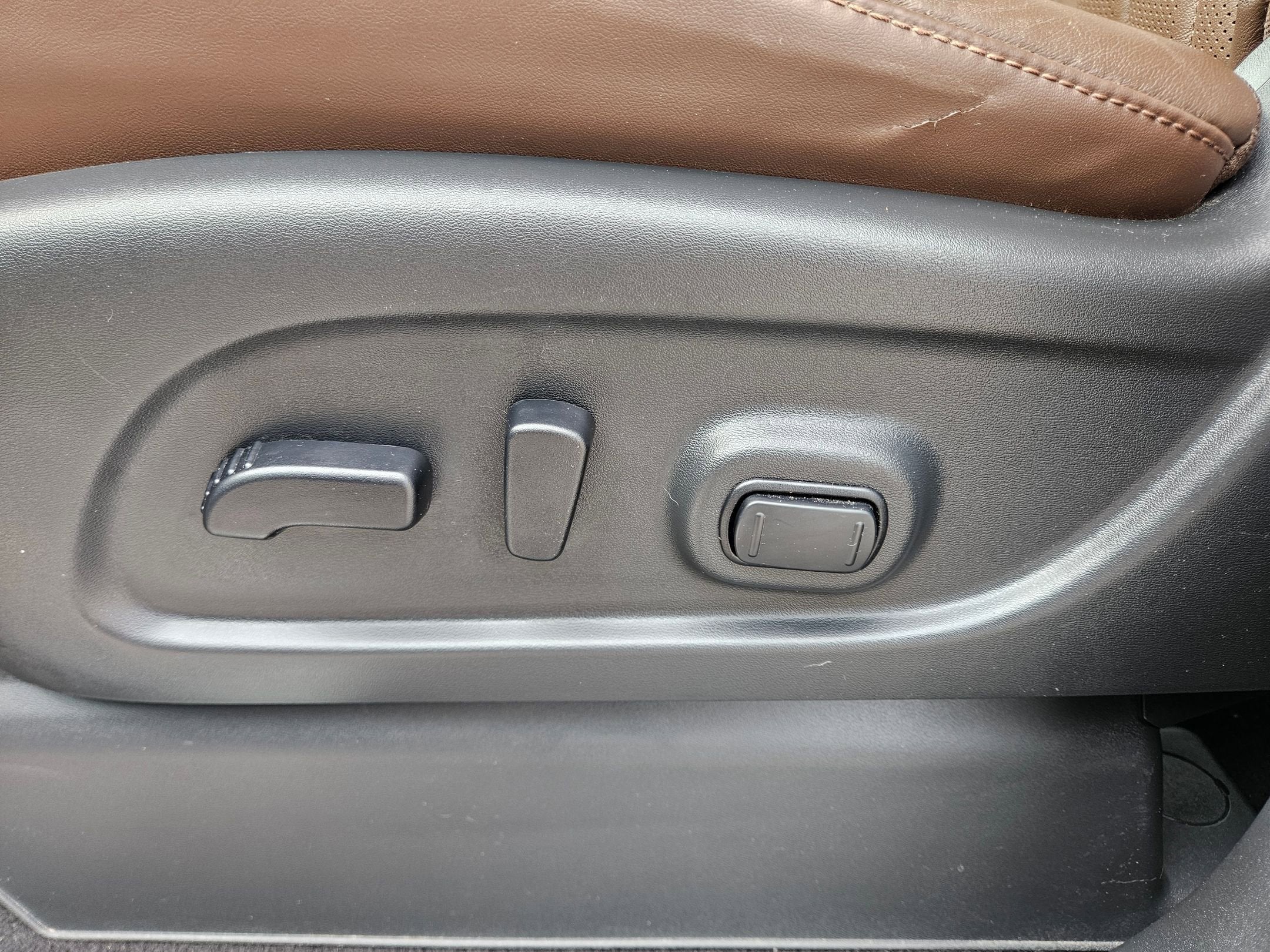 2023 Nissan TITAN Crew Cab Platinum Reserve 4x4