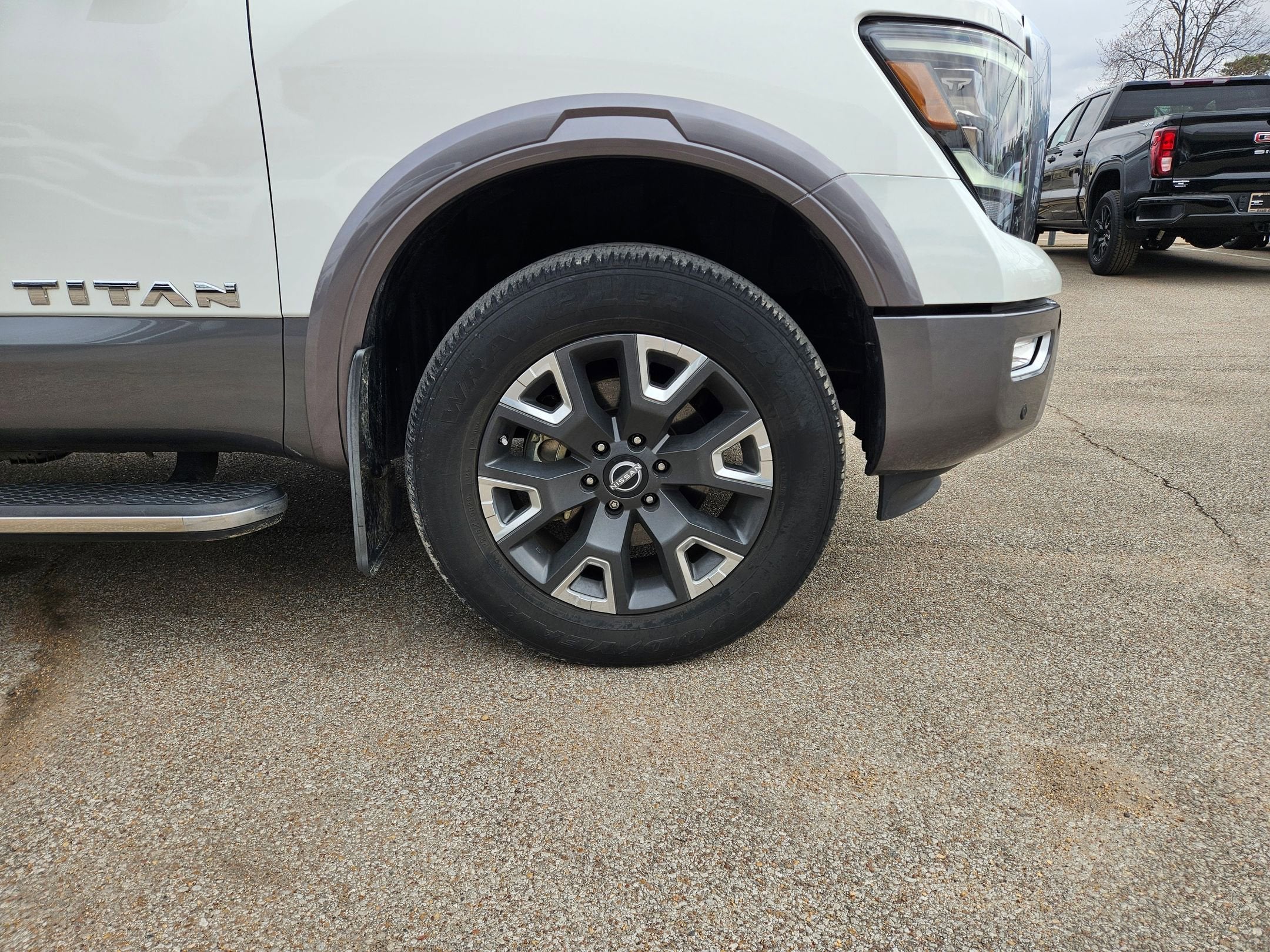 2023 Nissan TITAN Crew Cab Platinum Reserve 4x4