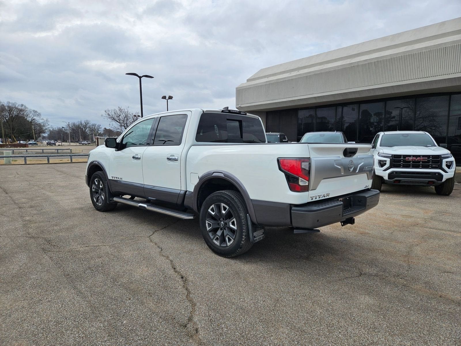 2023 Nissan TITAN Crew Cab Platinum Reserve 4x4