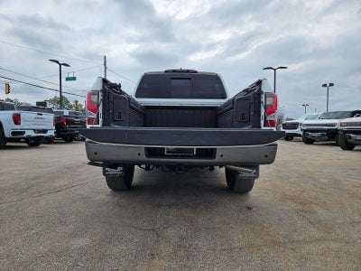 2023 Nissan TITAN Crew Cab Platinum Reserve 4x4