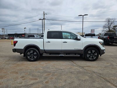 2023 Nissan TITAN Crew Cab Platinum Reserve 4x4