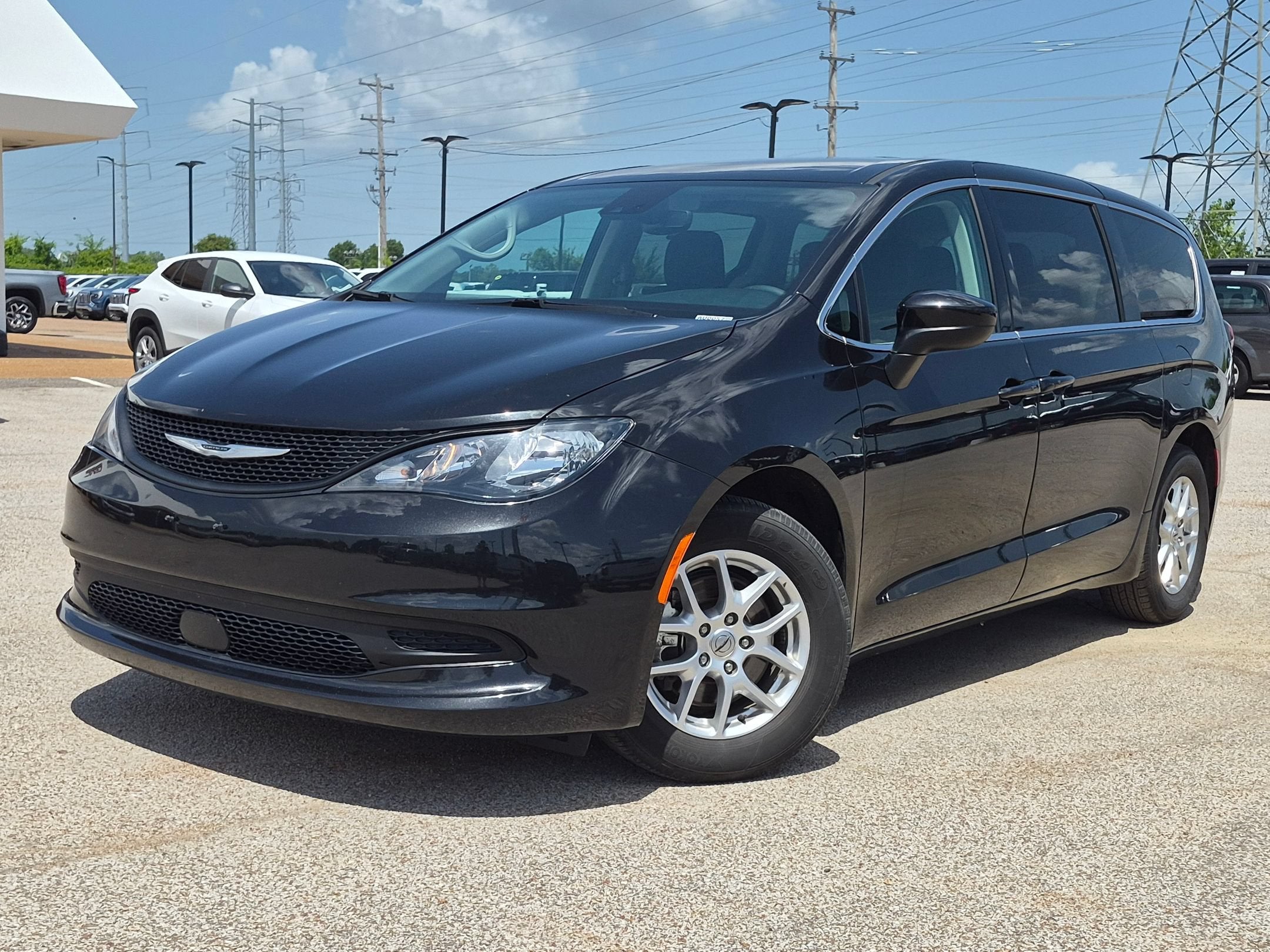 2023 Chrysler Voyager LX