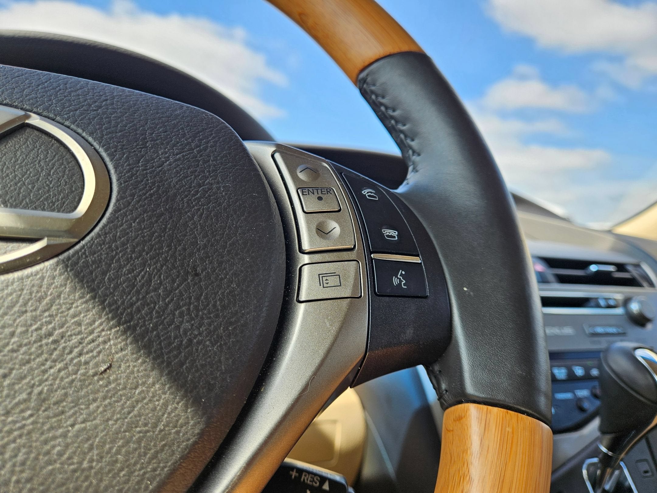 2015 Lexus RX 450h FWD 4dr