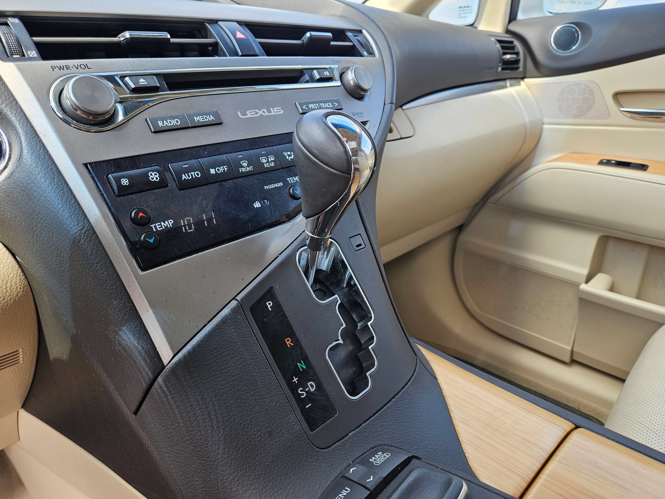 2015 Lexus RX 450h FWD 4dr