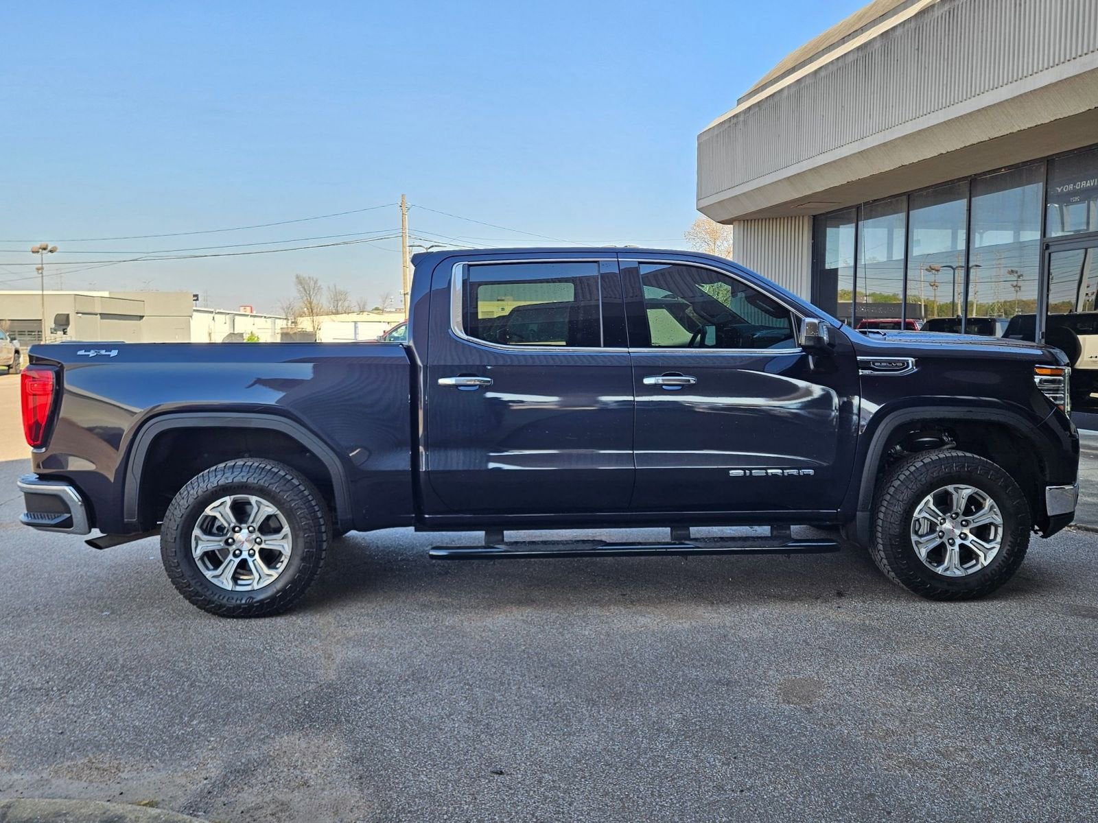 2025 GMC Sierra 1500 SLT