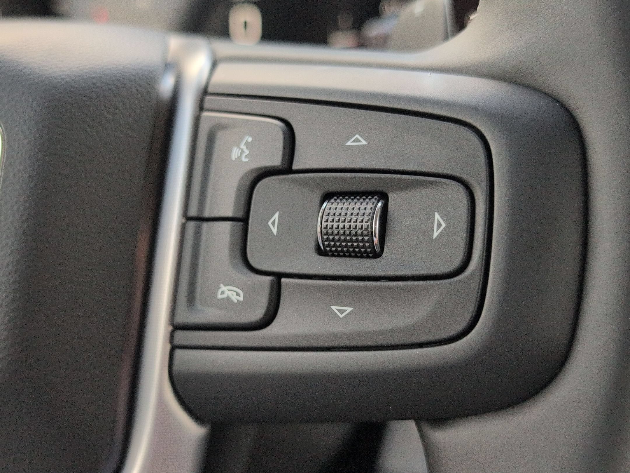 2026 GMC Sierra 1500 SLT - Photo 14