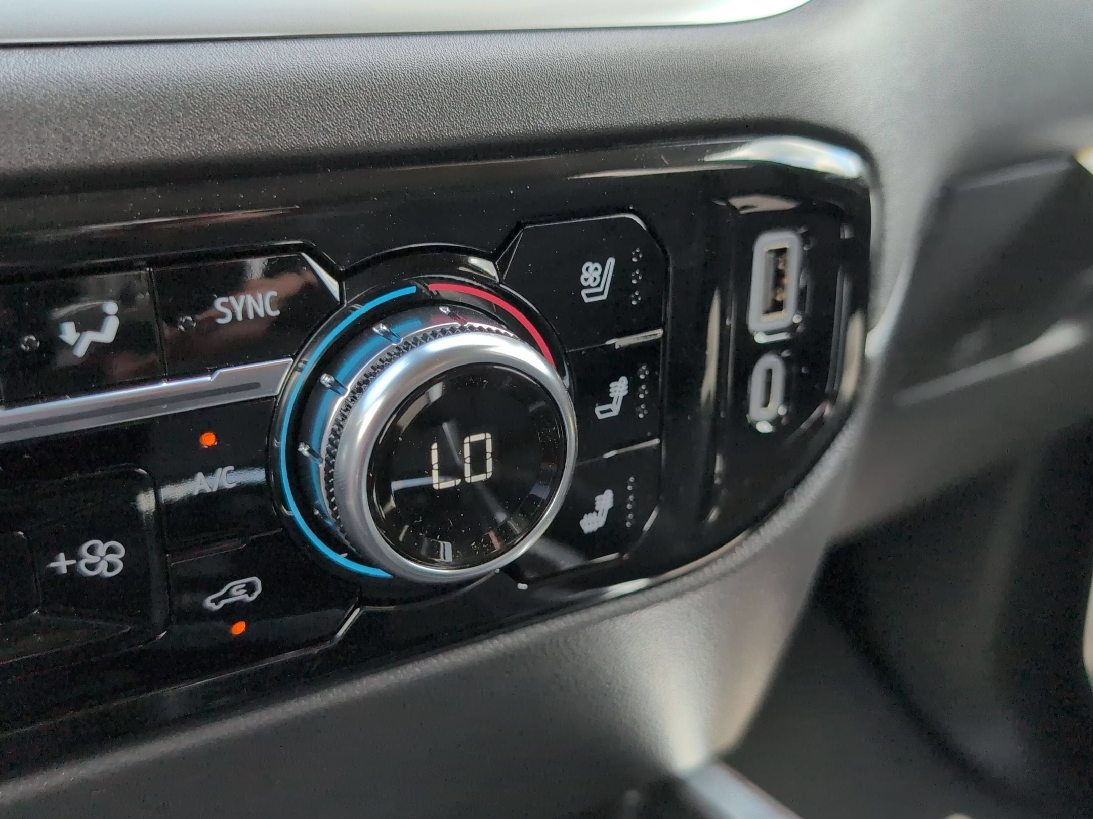 2026 GMC Sierra 1500 SLT - Photo 21