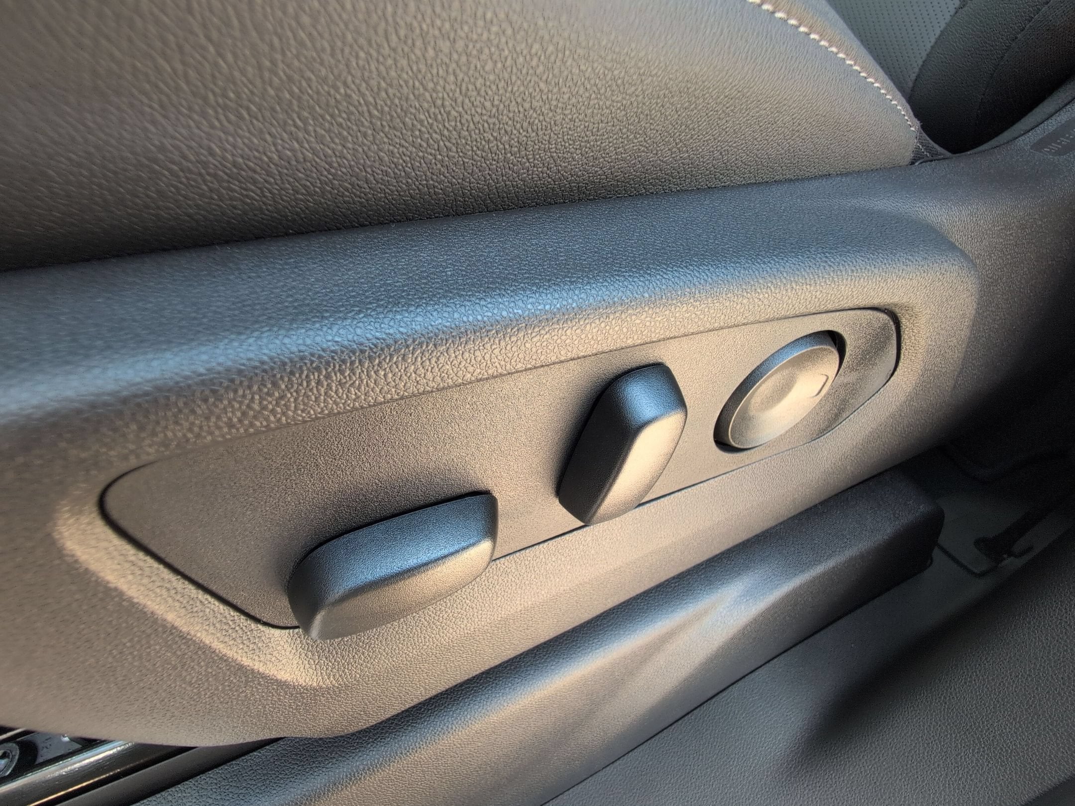2026 GMC Sierra 1500 SLT - Photo 25